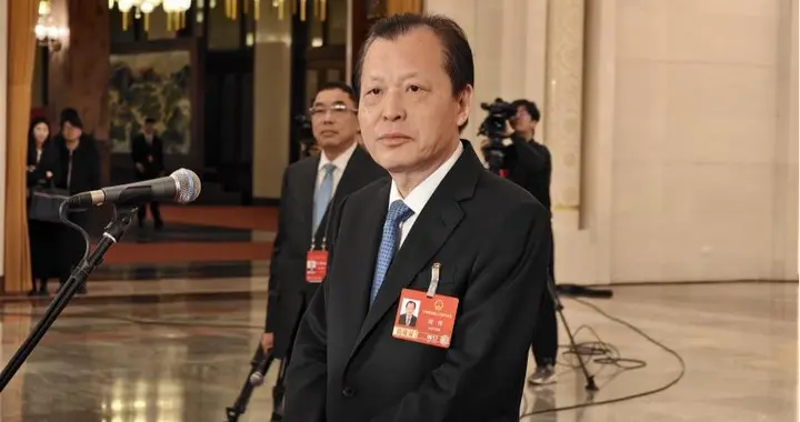 《祖国》记者跑两会丨刘伟部长在“部长通道”畅谈交通运输成就：铺就高质量发展“快车道”