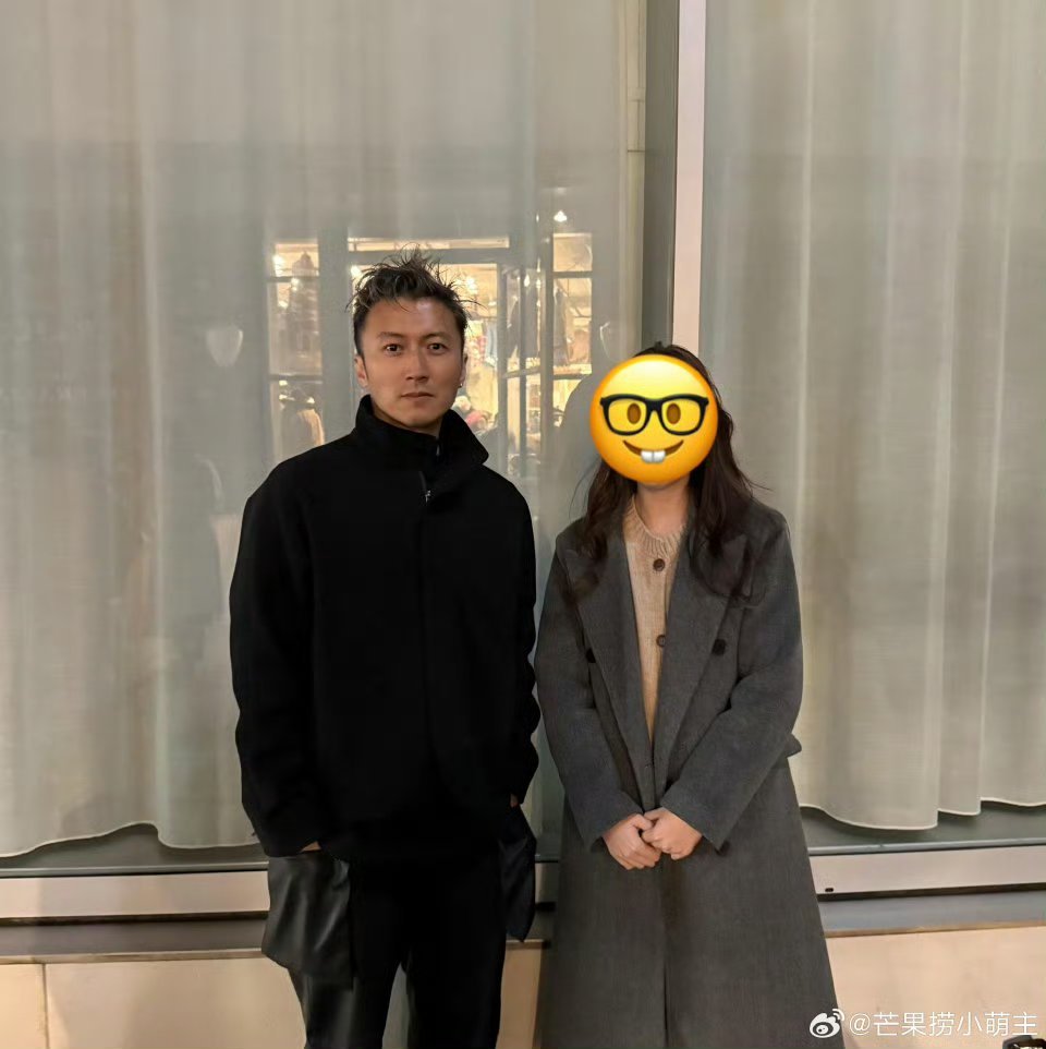 谢霆锋带家人日本度假 哇塞，谢霆锋一家真的太温馨，太有爱了吧，一家人一起去日本度