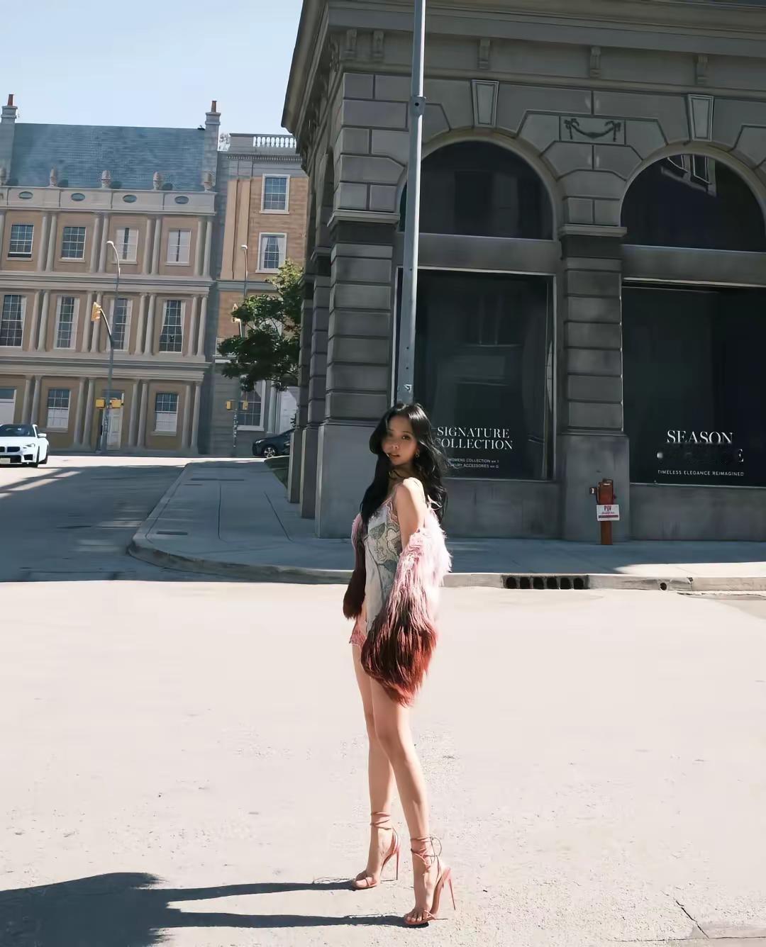 此女身段就是值得反复品鉴。
