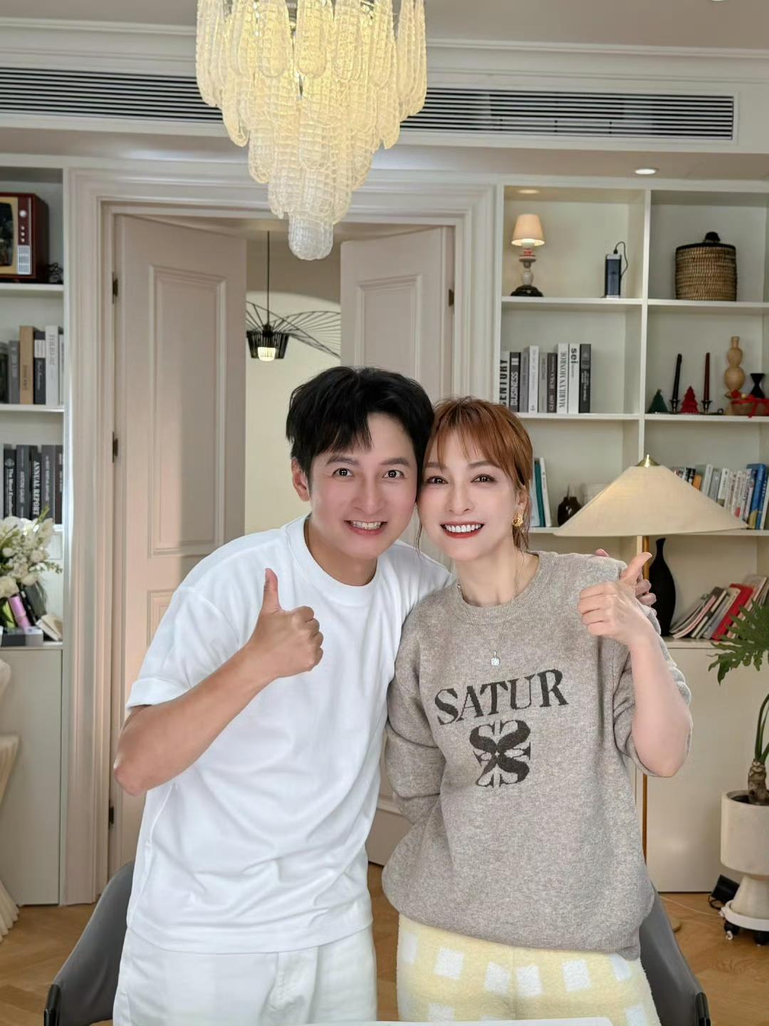 我有种猜测，
李维嘉以后估计不会结婚了，

不光是因为上一段感情受伤太重，更是因