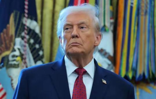 特朗普这次是真的怕了！特朗普不慌中俄联手，也不怕欧盟，更不会慌北约，但这一次他真