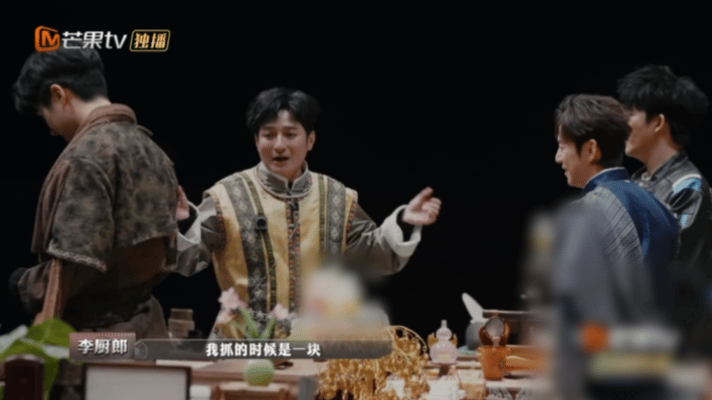 李维嘉干净到手套都要戴四层大侦探 被李维嘉的四层手套笑到，洁癖程度直接拉满，做事