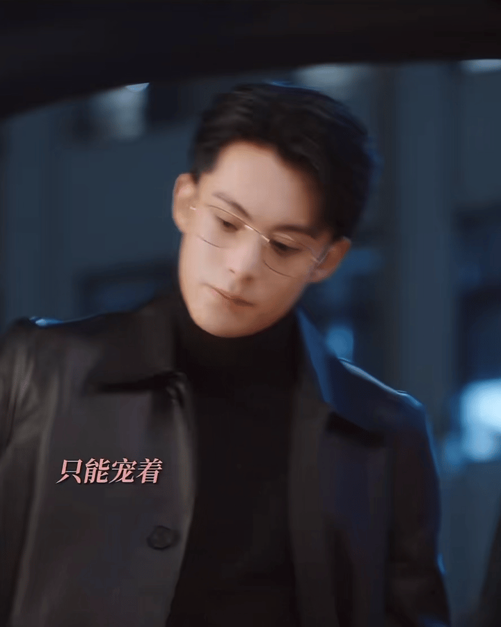 谁懂时宴公主抱踹车门的含金量[awsl] ​​​#时宴踹车门名场面##时宴踹的不