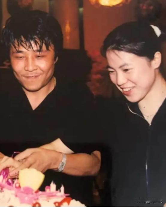 2001年，郭斌和王楠相恋，王楠的父母知道后，就对郭斌说:“你不仅年纪大，而且还