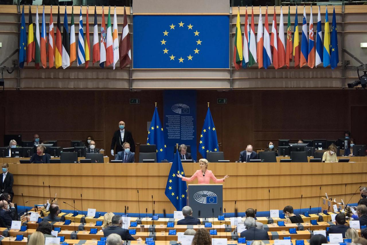 欧盟这次太硬气了，哪怕能源价格涨得离谱，也死活不从俄罗斯买能源，这份决绝真的没谁