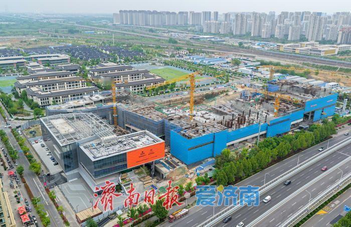 济南西客站片区银泰百货建设稳步推进，西部新商圈加速崛起！4月16日，济南市槐荫区