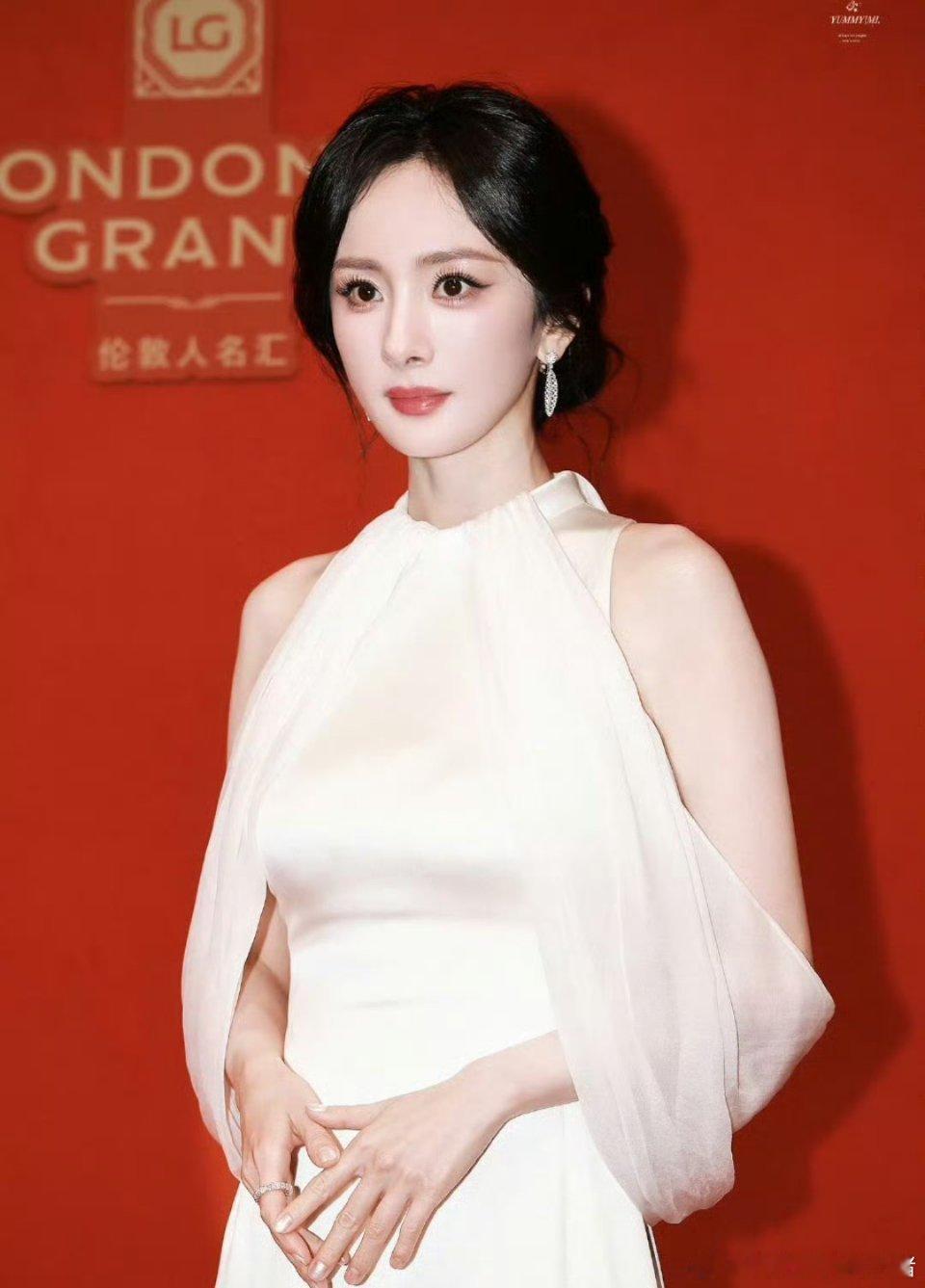 杨幂、吴谨言、赵今麦、胡一天今日活动造型 ​​​