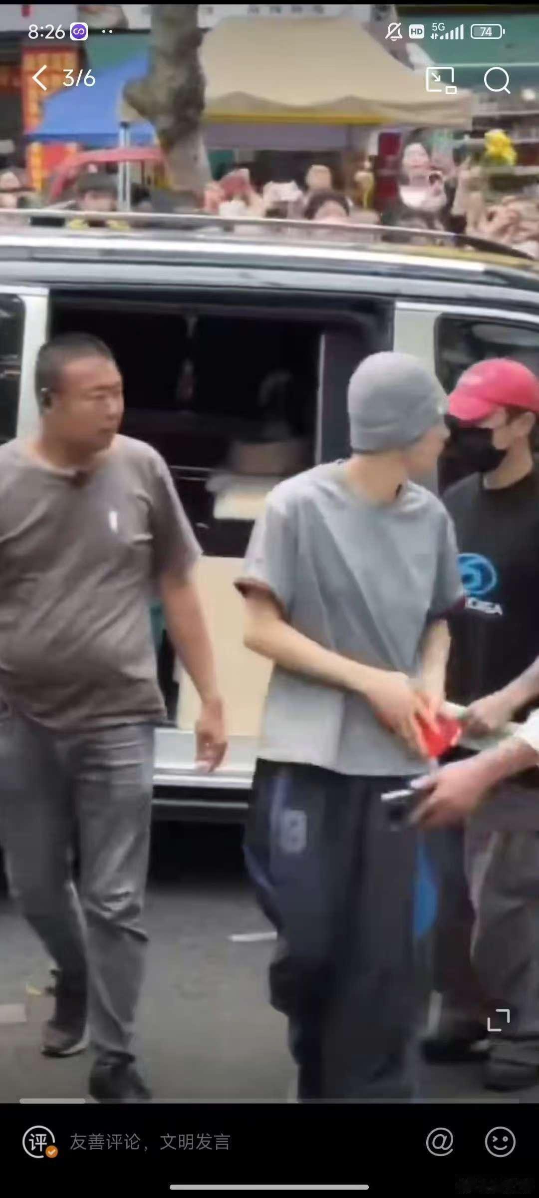陈哲远上到姨姨粉下到小孩姐 陈哲远啊陈哲远，你这是把粉丝年龄跨度玩明白了！上能俘