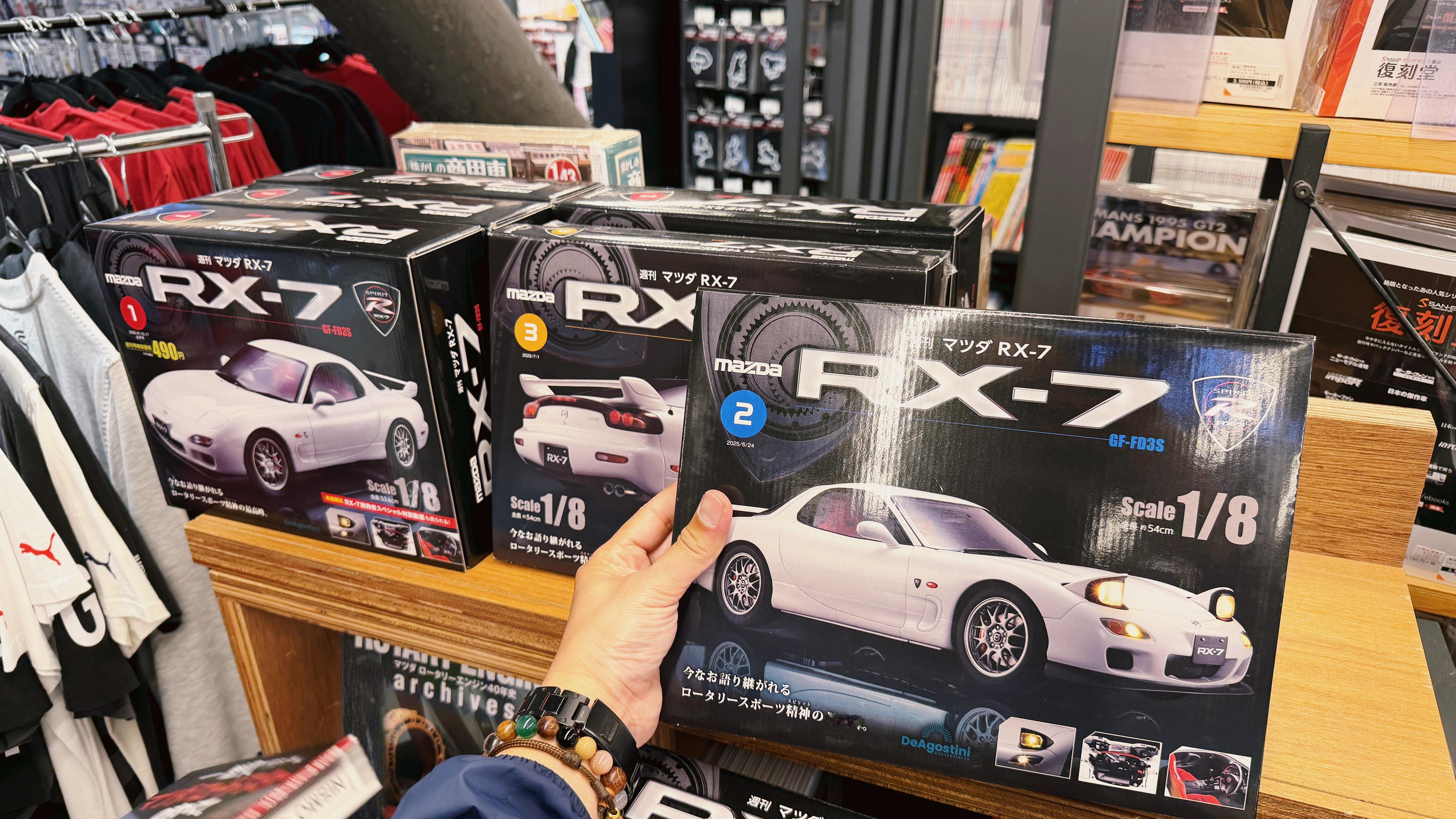 发现一个“收集难度极大/但极有魅力”的拼装模型，1:8超大比例！每盒有编号，内附