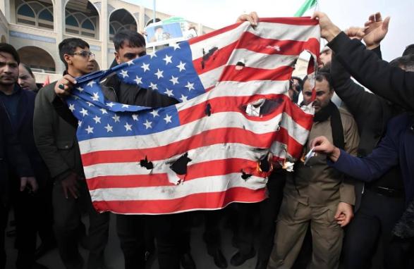 天塌了！局势的走向完全失控，伊朗人的反击根本不是什么“意思一下”，而是要把美以联