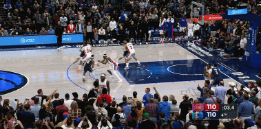 可惜！克莱原本有望成为功臣！
在今天NBA常规赛独行侠对阵活塞的第四节比赛最后时