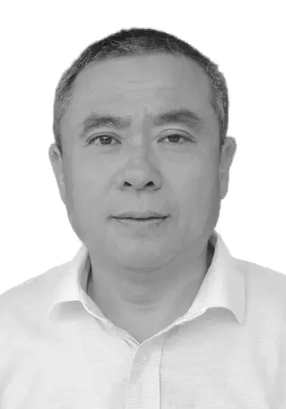 【江西一中学校领导查看屋顶漏水时意外坠楼身亡 现场教师讲述事发瞬间】 11月11