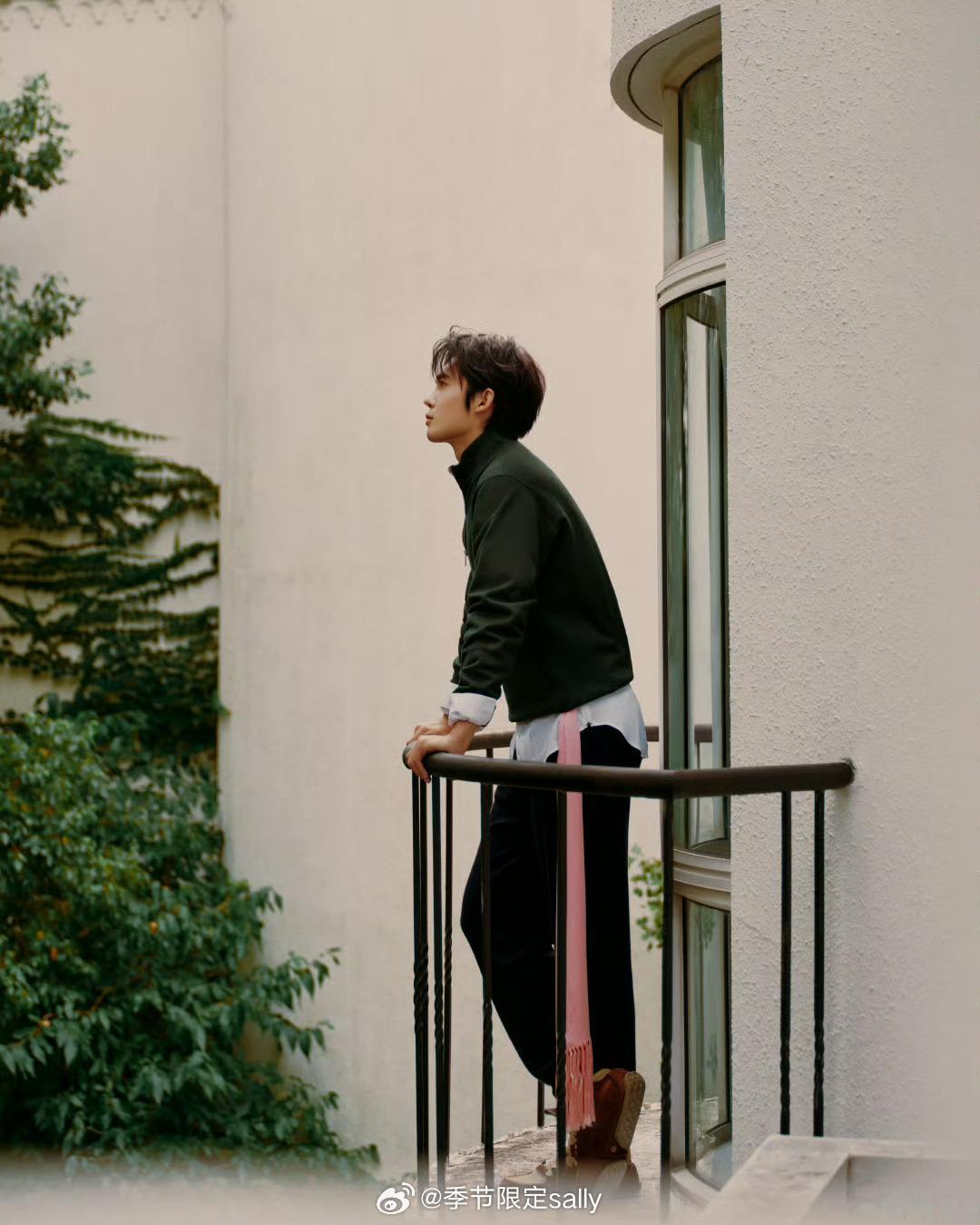 于适给Dior拍的新图好看，满满少年气哇！ 