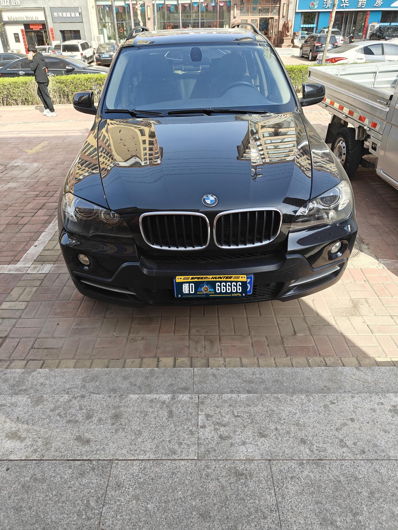 不到10万的新能源小车很多，今天以最近刚刚上市的零跑A10为例来聊聊老车新车怎么