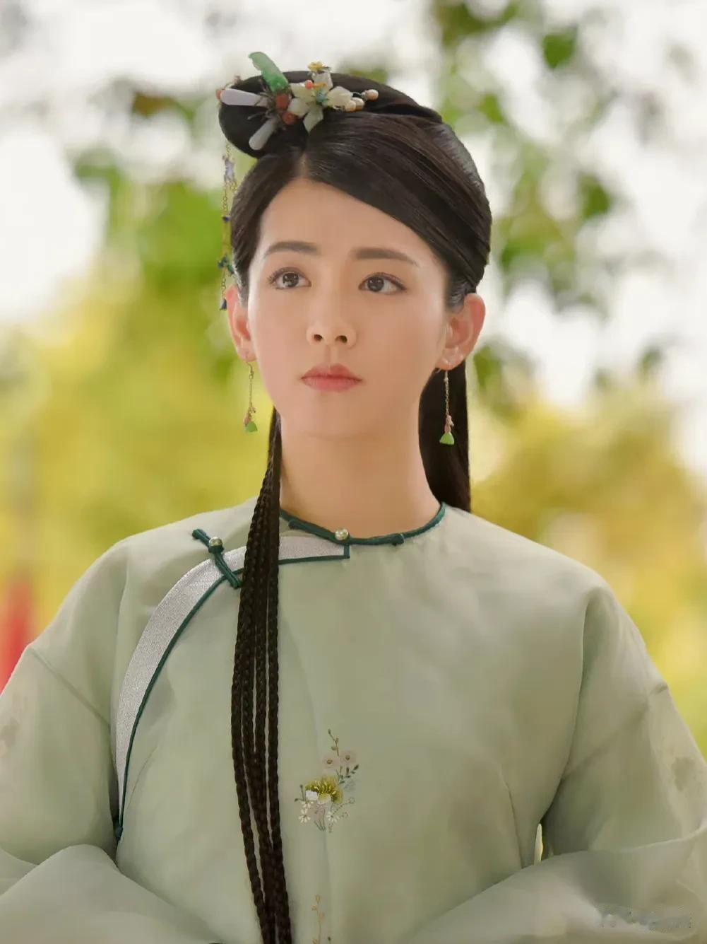 清代的格格主要三个意思：
一，宗室子弟的低品阶侍妾
二，宗室王公贵族与旗人仕宦的