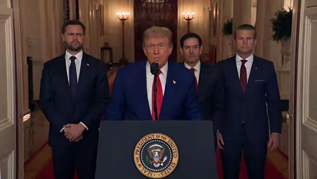 当不成总统了？全美50州炸锅，特朗普亲口认怂，美国到底怎么了？
 
全美50州同