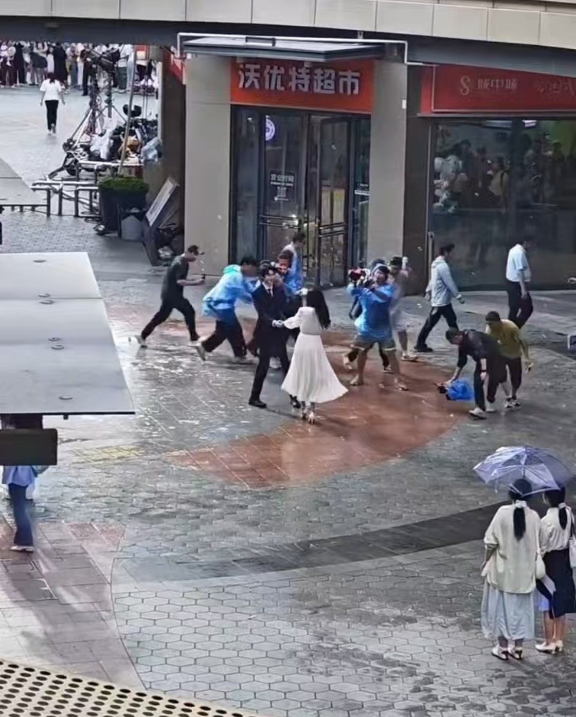 林一关晓彤演员的信念感  超强信念感！一个画面要在大庭广众之下演三遍