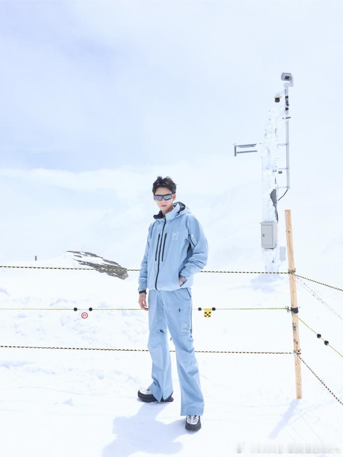 龚俊的雪山plog龚俊照片拍了volg录了不白来 ​龚俊的雪山 plog 里藏着