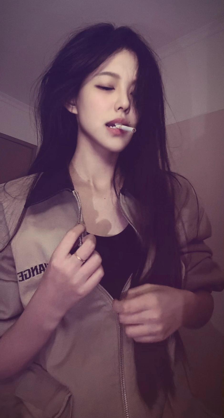 怎么 你的一厢情愿也要我负责吗