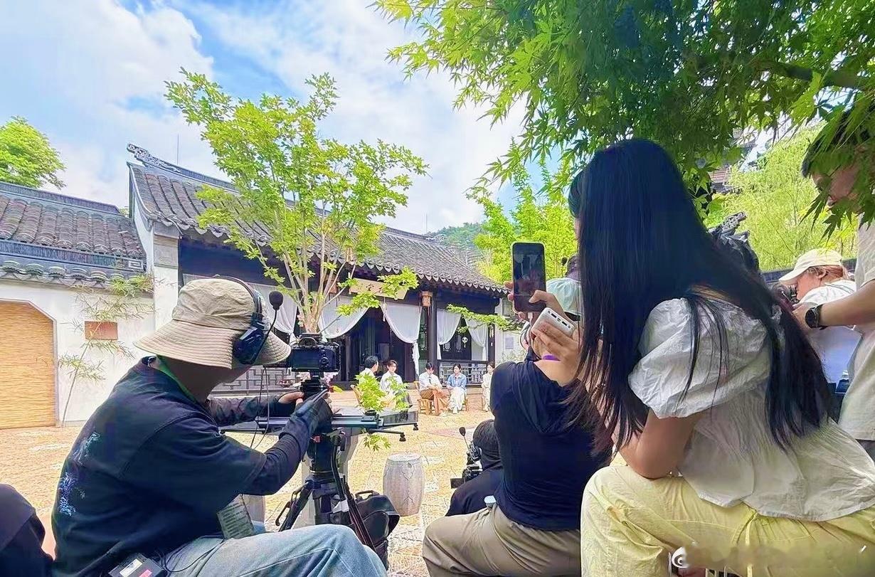 陈妍希看给阿嬷的情书看哭了纯粹真挚的情感最戳人心，陈妍希发文感慨有情有义，同时也