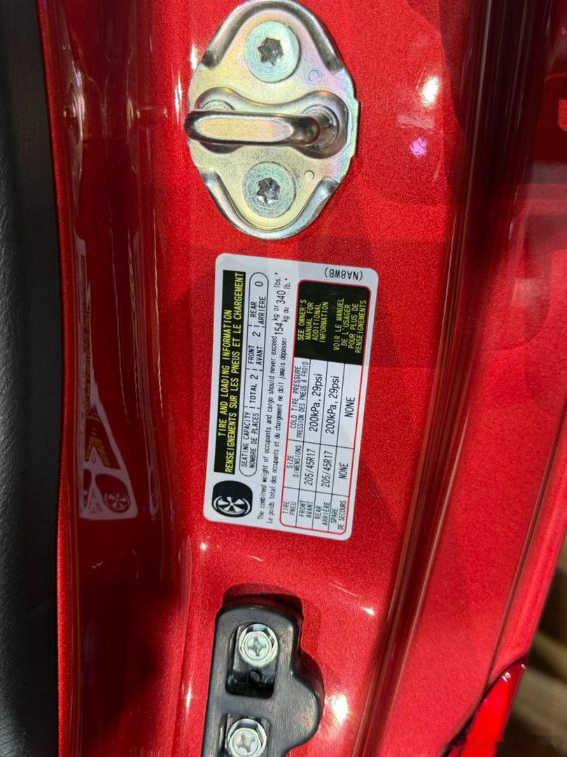 马自达MX-5确认不引进。今天车展我看消息满天飞，去展台，找官方工作人员问，人家