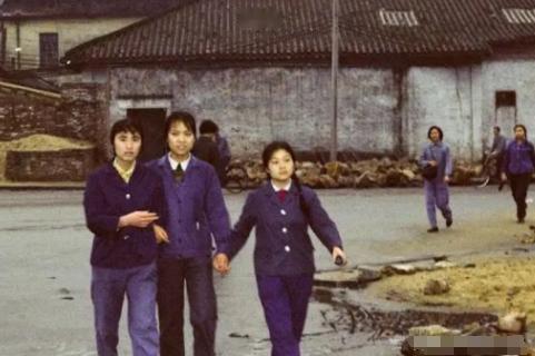 一位75岁的老人跟我说：如果你问我哪个时代最幸福？我告诉你，那就是上个世纪的70