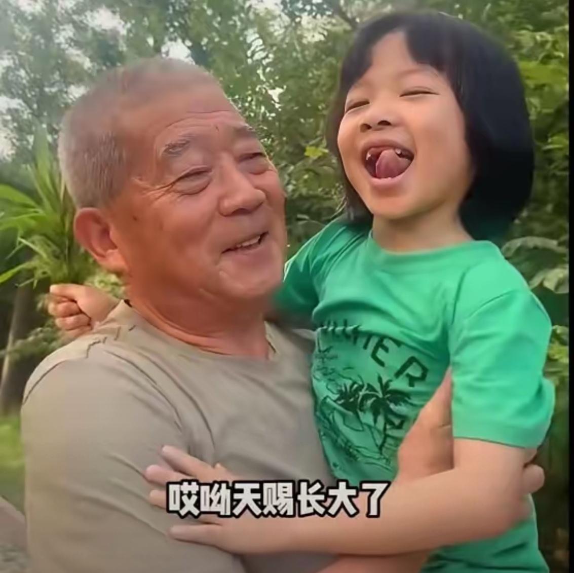 一个从出生要靠资本包装人生的孩子天赐，是悲哀还是幸运还是幸福，是天才吗？是名星吗