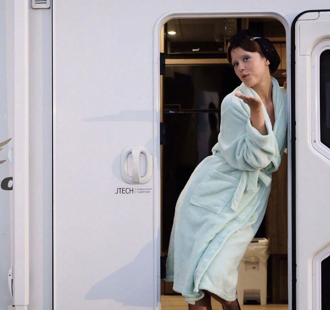 米娅·高斯，2022年影片珀尔幕后回顾[羞嗒嗒]佳片奇遇季 ​​​