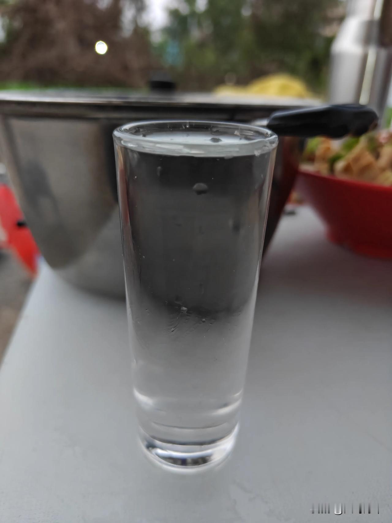 来到广州必须得尝尝广东省的省酒，名为“九江双蒸酒”，它可不是江西省的九江市产的，