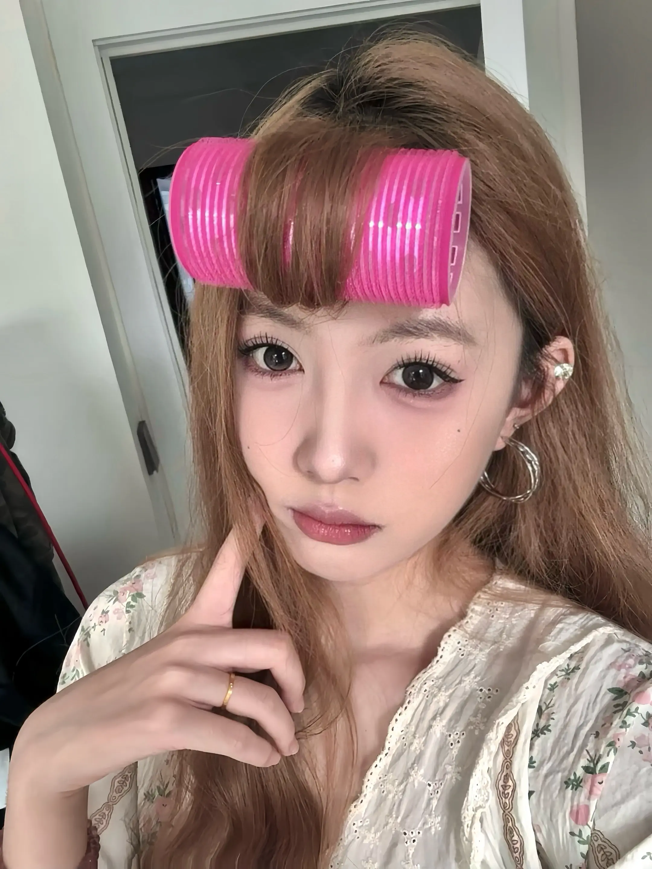 时间的参照物不再是我越来越长的头发 而是我可以坦然面对一切的勇气