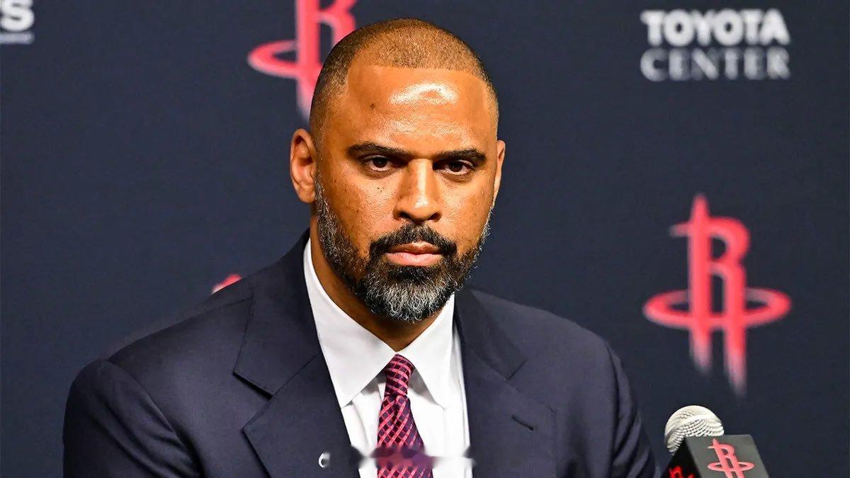 乌度卡谈到球队全员健康时的防守以及与雷霆队的防守对比：“是的，我们对自己的表现很