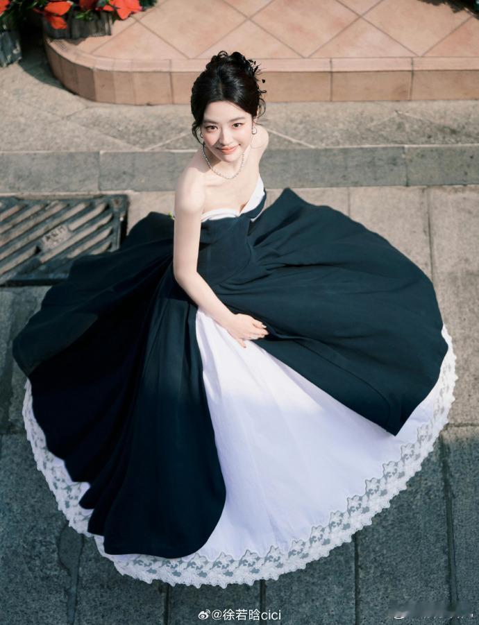 徐若晗生图vs精修图 生图状态超能打！和精修图放在一起毫无差距，皮肤状态在线，五