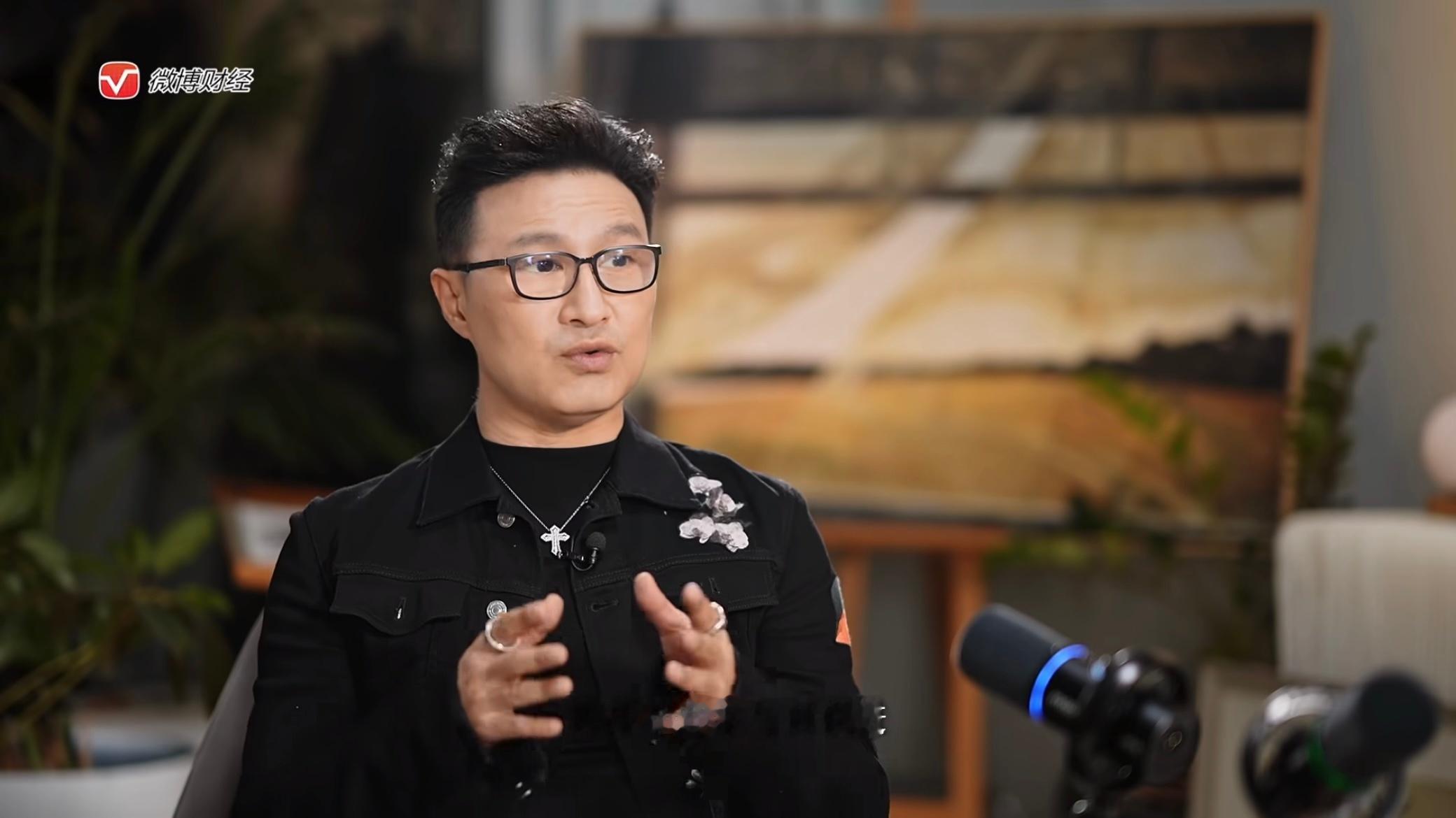 简单看了一下。老汪最大的问题就是过于精致了，一切都精致，尤其在呈现给世人的一面上