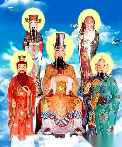 年底有个日子，叫腊月十五，是过年前最后一个月圆之夜。
老辈人说，这天别瞎忙，有个