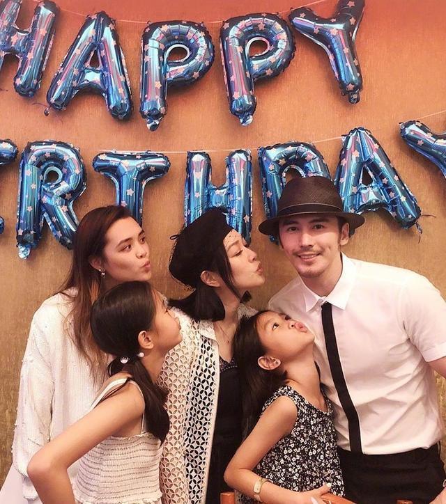 张伦硕说自己还是想要一个自己的孩子，张泉灵：“可是钟丽缇都55岁了。”张伦硕：“