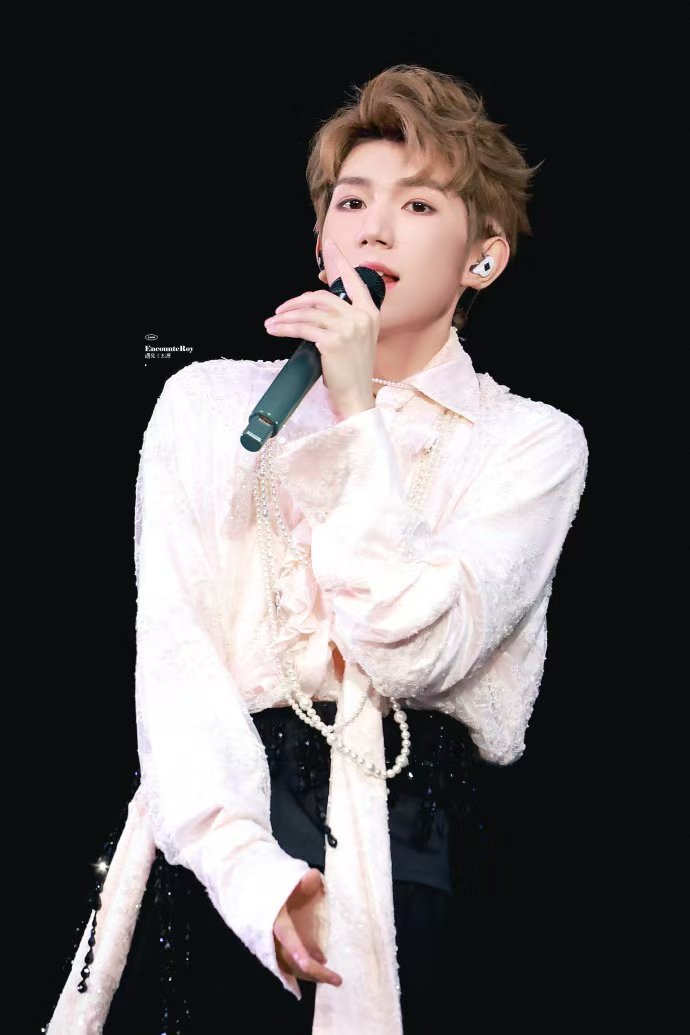 王源三个泡泡舞台 王源福州泡泡岛舞台会有多特别 这才是音乐节该有的样子啊！不搞流