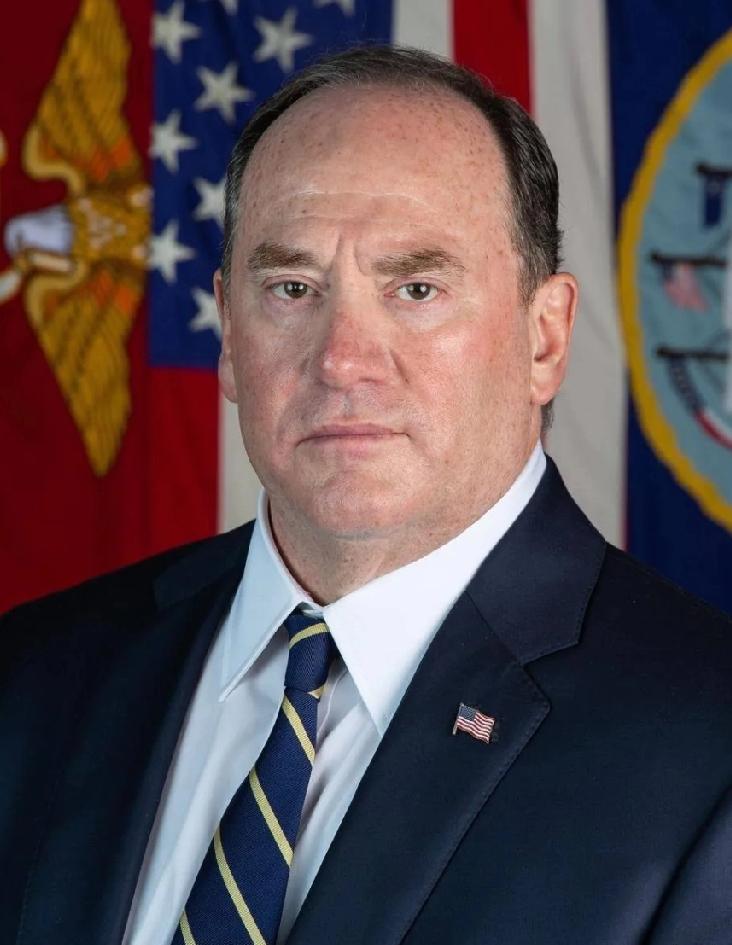 美国在封锁霍尔木兹海峡这节骨眼上，海军部长辞职，这背后的事儿可没那么简单。就像之