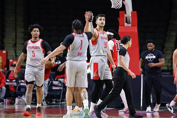 前NBA球员奥默-尤尔特塞文（Omer Yurtseven）在本月初刚刚加盟了火