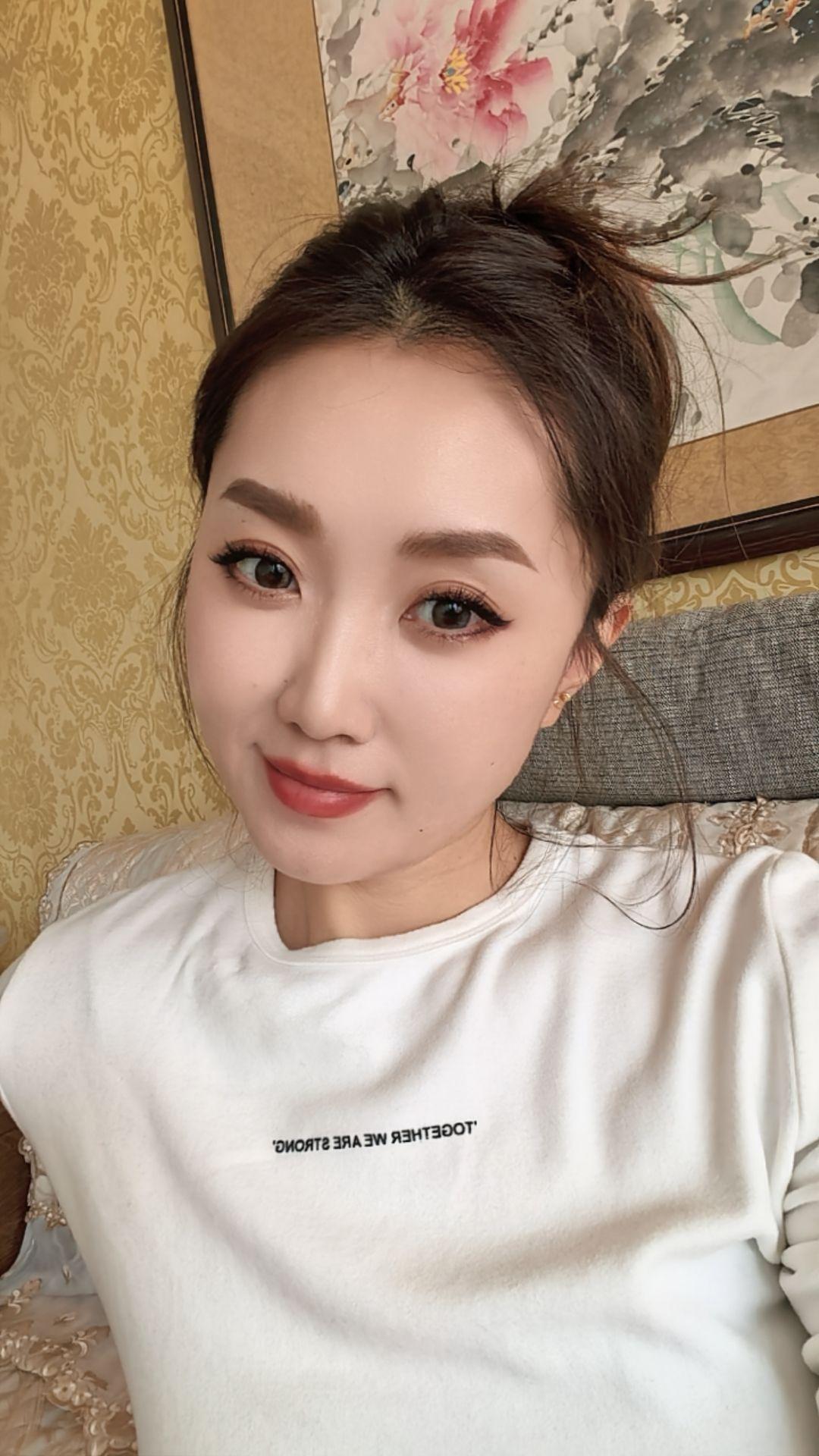 人生最大的意义是让自己快乐，所以不要太敏感太较真，不要给自己施加太大压...