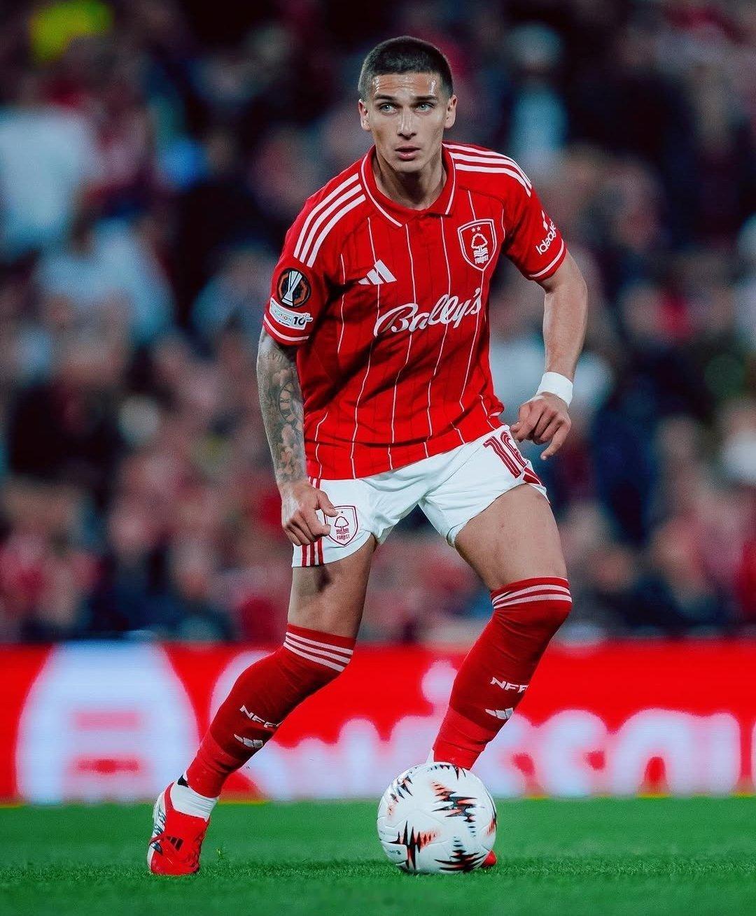 英超联赛🏴󠁧󠁢󠁥󠁮󠁧󠁿第33轮诺丁汉森林 4-1 伯恩利尼古拉斯·