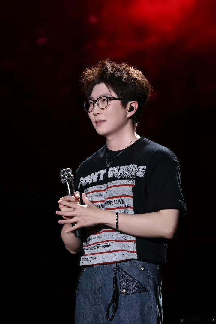 毛不易北京演唱会定档 《冒险精神》巡演已经过去一阵子了，《只在今夜》是新的主题。