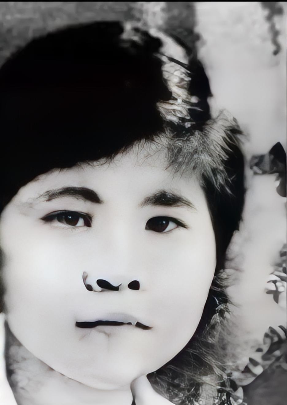 1940年，双枪李林困守破庙，日军破门瞬间，所有人都以为她要投降她却抬手就毙了两