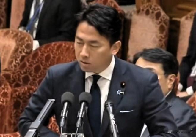 日本议员后藤:“直到今天，围绕3.5%这个数字。有人提出过要求吗？”

小泉进次