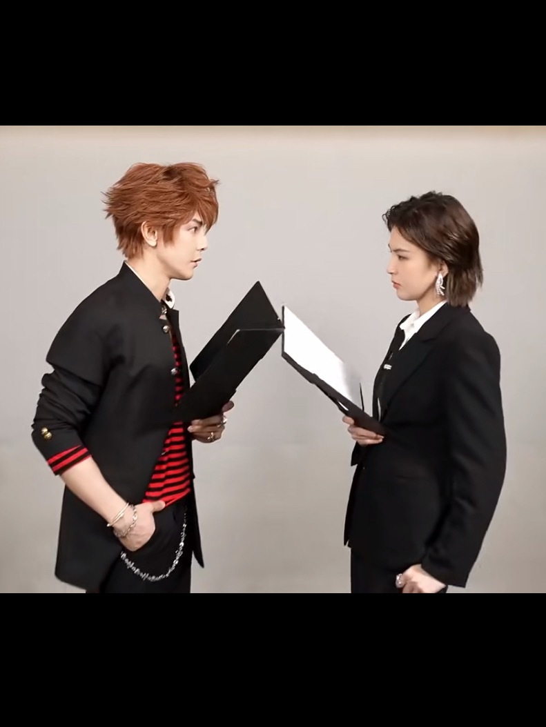 汪东城曾沛慈玫瑰大盗哇塞！！今夕是何年？居然再次同框了！之前有传闻说两个人闹掰了