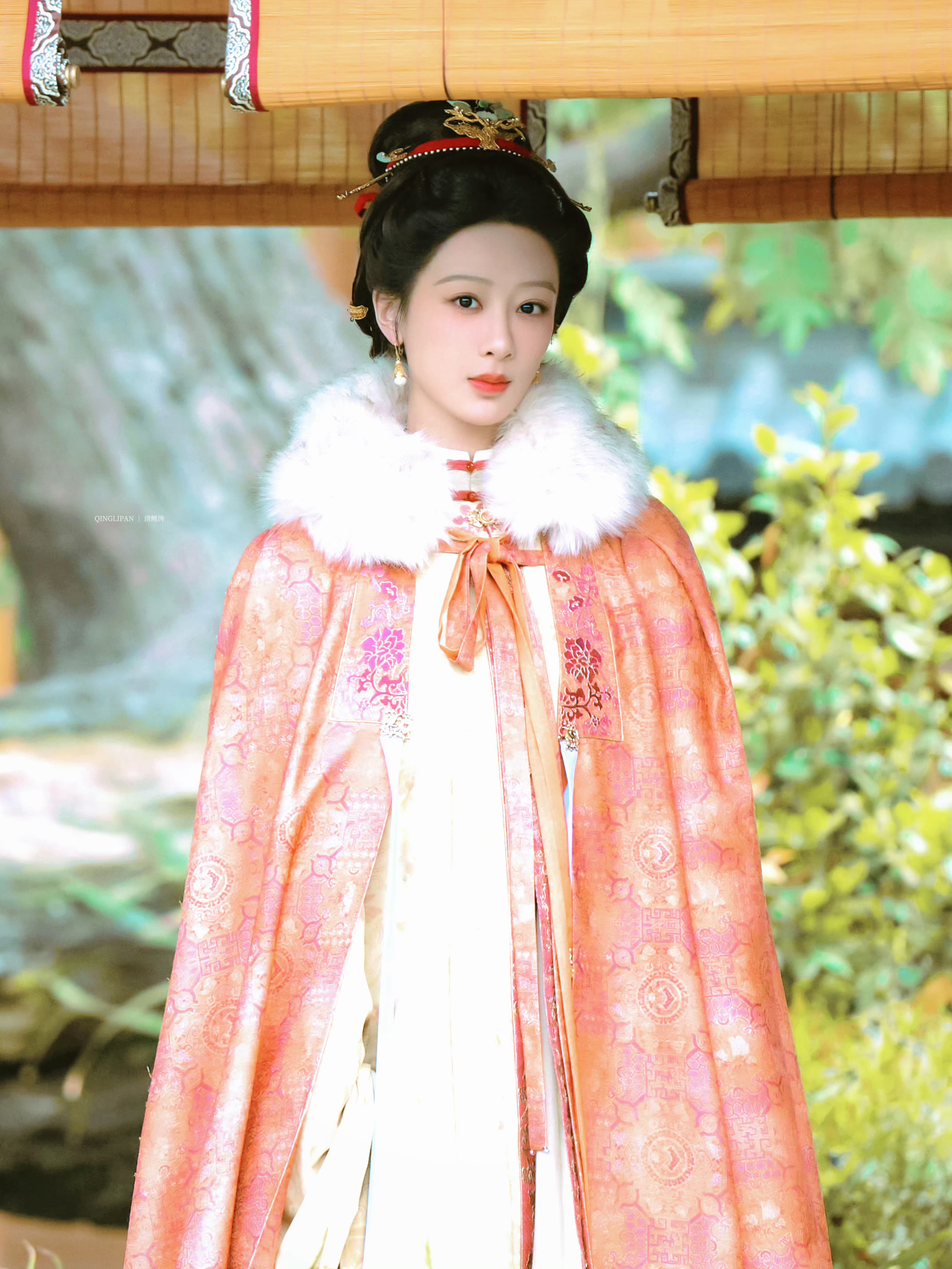 杨紫  明天家业 超点了，今晚和明天一起冲一波吧，争取上9500👌 