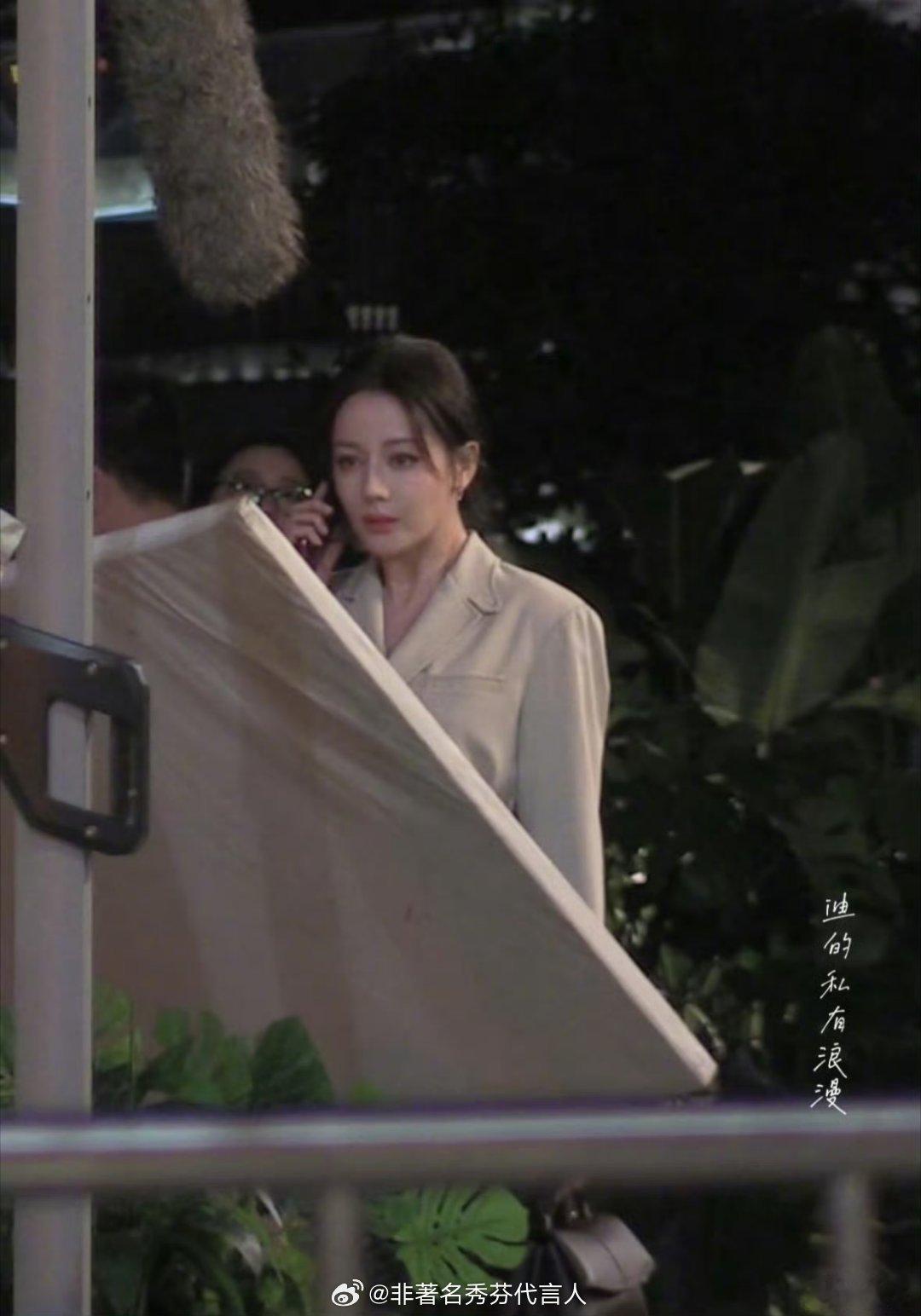 迪丽热巴卫蓝打电话吵架戏想看了😭😭西装职业装迪丽热巴 ​​​