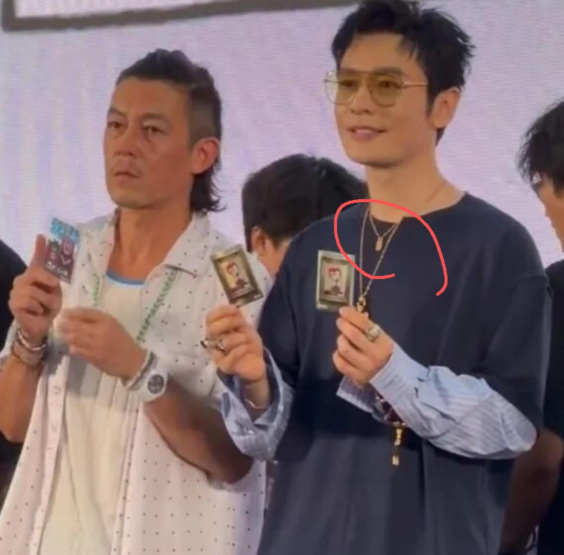 只差三岁同框反差拉满，

原来中年模样全是自己选出来的

黄晓明48岁，陈冠希4