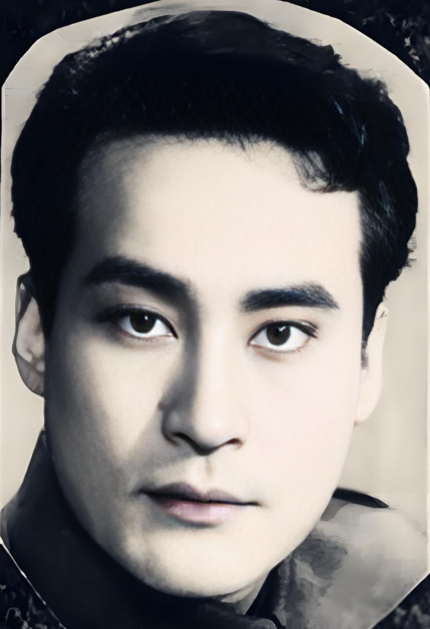 晒晒年代感的老照片浓眉大眼鼻直口端的项堃（原名王象坤），演起国民党军官来，比坏人