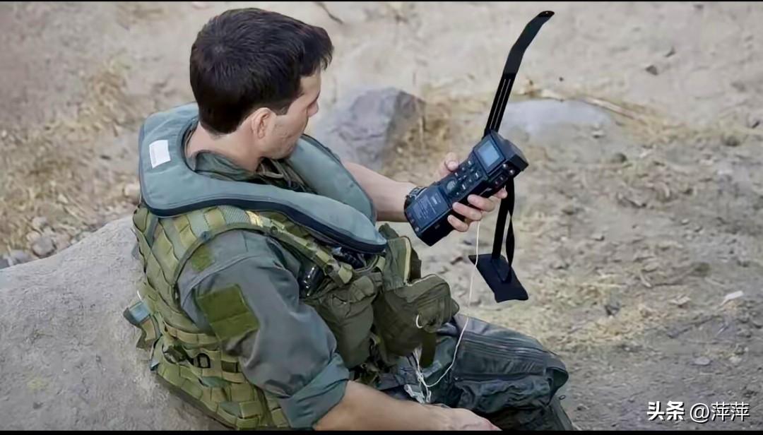 美军飞行员敌后救命神器：CSEL定位终端
美军AN/PRC-112B CSEL战