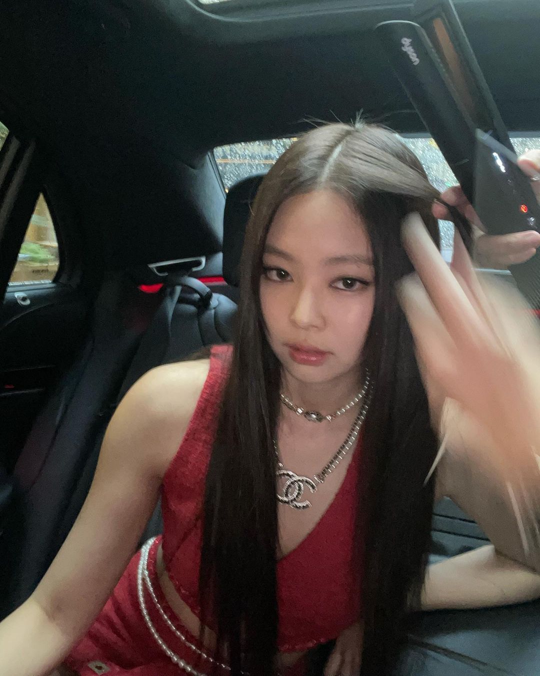 谁懂家鲶的车内出发照，每次姐姐都这样老公气息十足的看着我🥵🥵🥵jennie